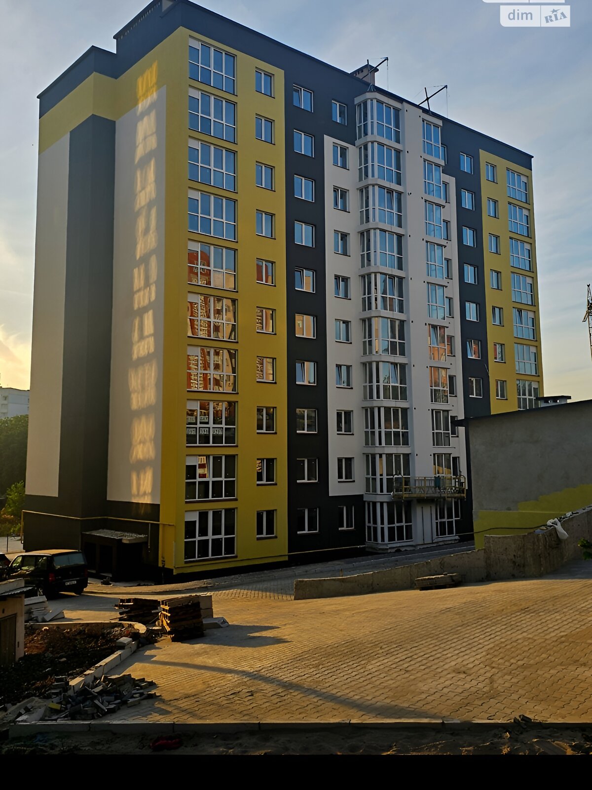 Продаж трикімнатної квартири в Тернополі, на вул. Володимира Великого, район Північний фото 1 Продаж трикімнатної квартири в Тернополі, на вул. Володимира Великого, район Північний фото 1