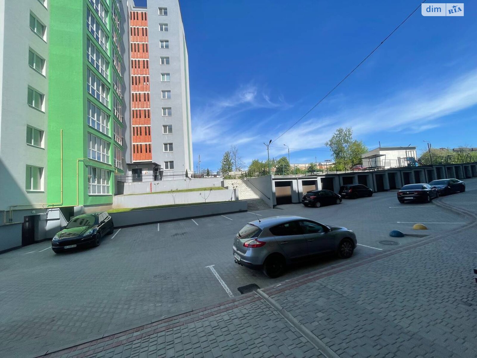 Продаж трикімнатної квартири в Тернополі, на вул. Яреми, район Аляска фото 1 Продаж трикімнатної квартири в Тернополі, на вул. Яреми, район Аляска фото 1
