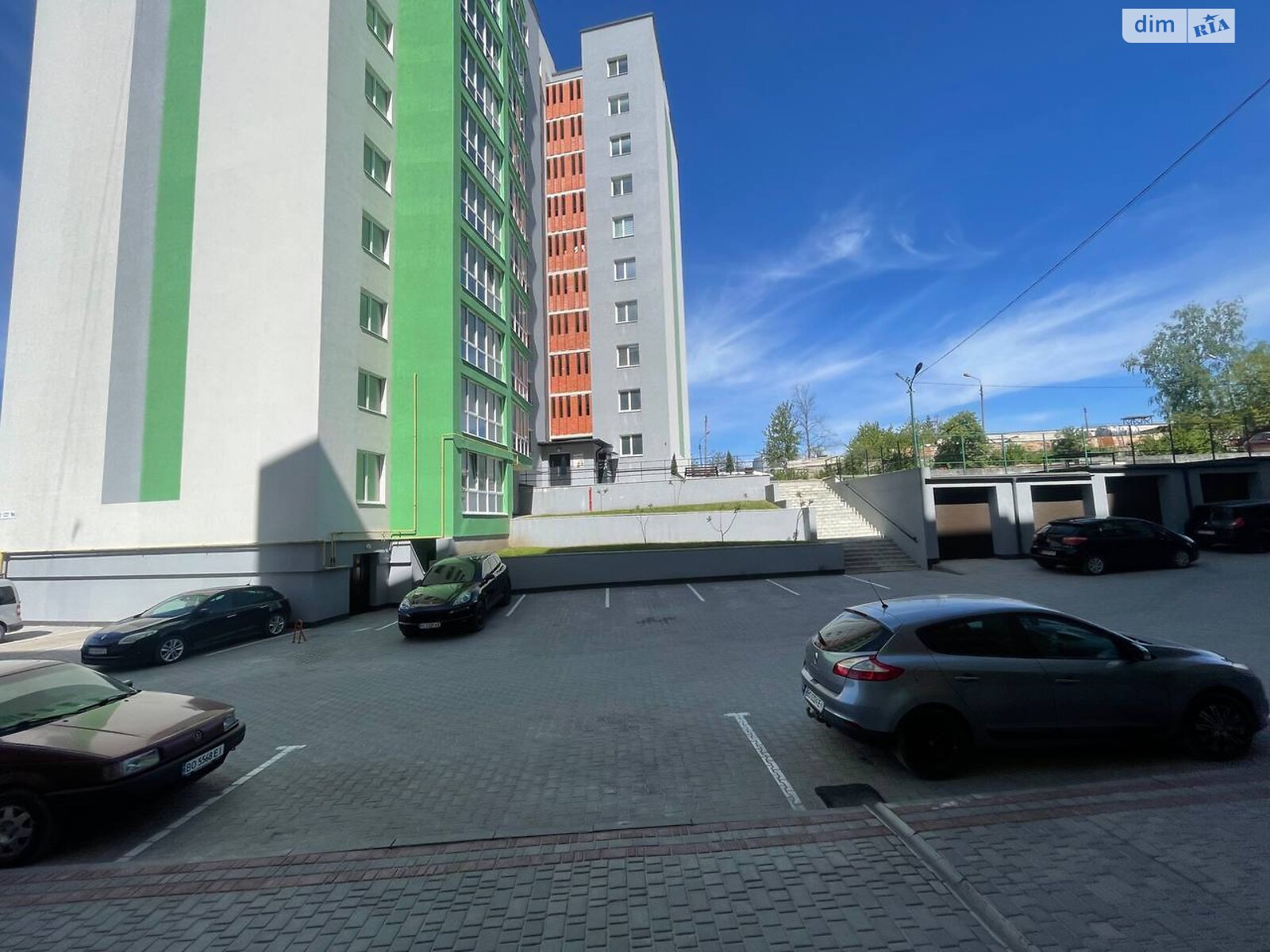 Продаж трикімнатної квартири в Тернополі, на вул. Яреми, район Аляска фото 1 Продаж трикімнатної квартири в Тернополі, на вул. Яреми, район Аляска фото 1