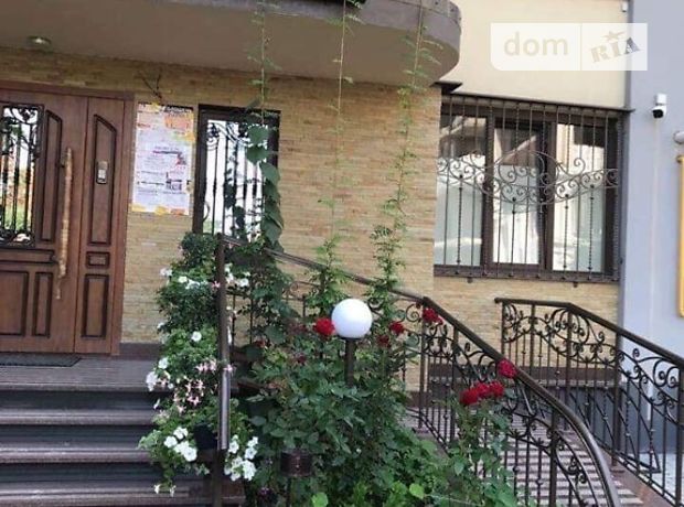 Продажа четырехкомнатной квартиры в Тернополе, на просп. Бандеры Степана район Схидный фото 1 Продажа четырехкомнатной квартиры в Тернополе, на просп. Бандеры Степана район Схидный фото 1
