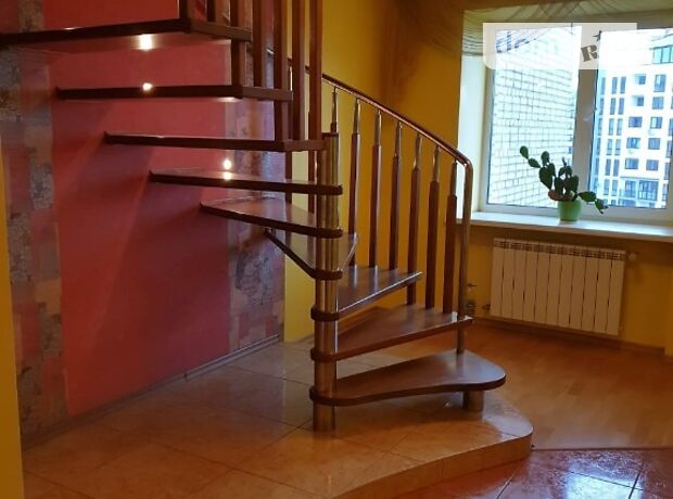 Продажа четырехкомнатной квартиры в Тернополе, на ул. Коцюбинского район Старый парк фото 1 Продажа четырехкомнатной квартиры в Тернополе, на ул. Коцюбинского район Старый парк фото 1