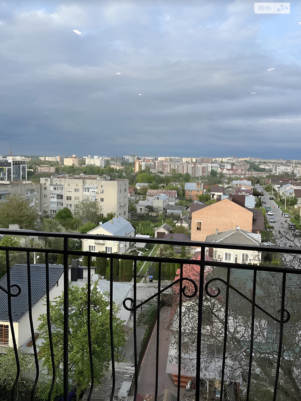 Продаж трикімнатної квартири в Тернополі, на вул. Коцюбинського, район Старий парк фото 1 Продаж трикімнатної квартири в Тернополі, на вул. Коцюбинського, район Старий парк фото 1