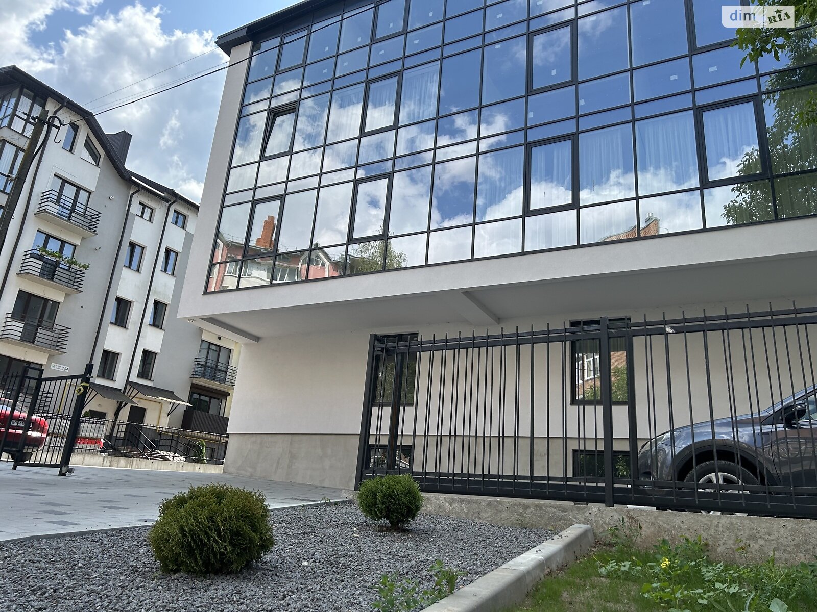 Продажа двухкомнатной квартиры в Тернополе, на ул. Квитки Цисык 54, район Старый парк фото 1 Продажа двухкомнатной квартиры в Тернополе, на ул. Квитки Цисык 54, район Старый парк фото 1