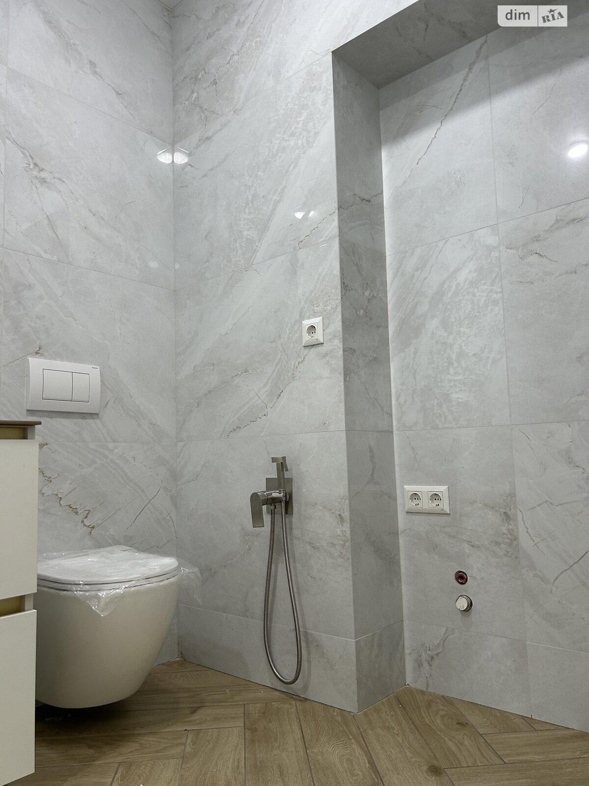Продажа двухкомнатной квартиры в Тернополе, на ул. Квитки Цисык 54, район Старый парк фото 1 Продажа двухкомнатной квартиры в Тернополе, на ул. Квитки Цисык 54, район Старый парк фото 1