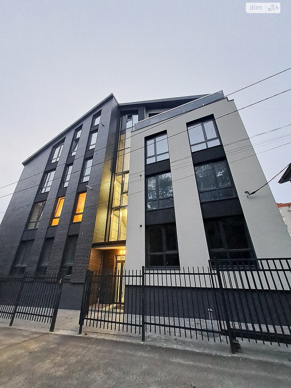 Продаж двокімнатної квартири в Тернополі, на вул. Петрушевича, район Старий парк фото 1 Продаж двокімнатної квартири в Тернополі, на вул. Петрушевича, район Старий парк фото 1
