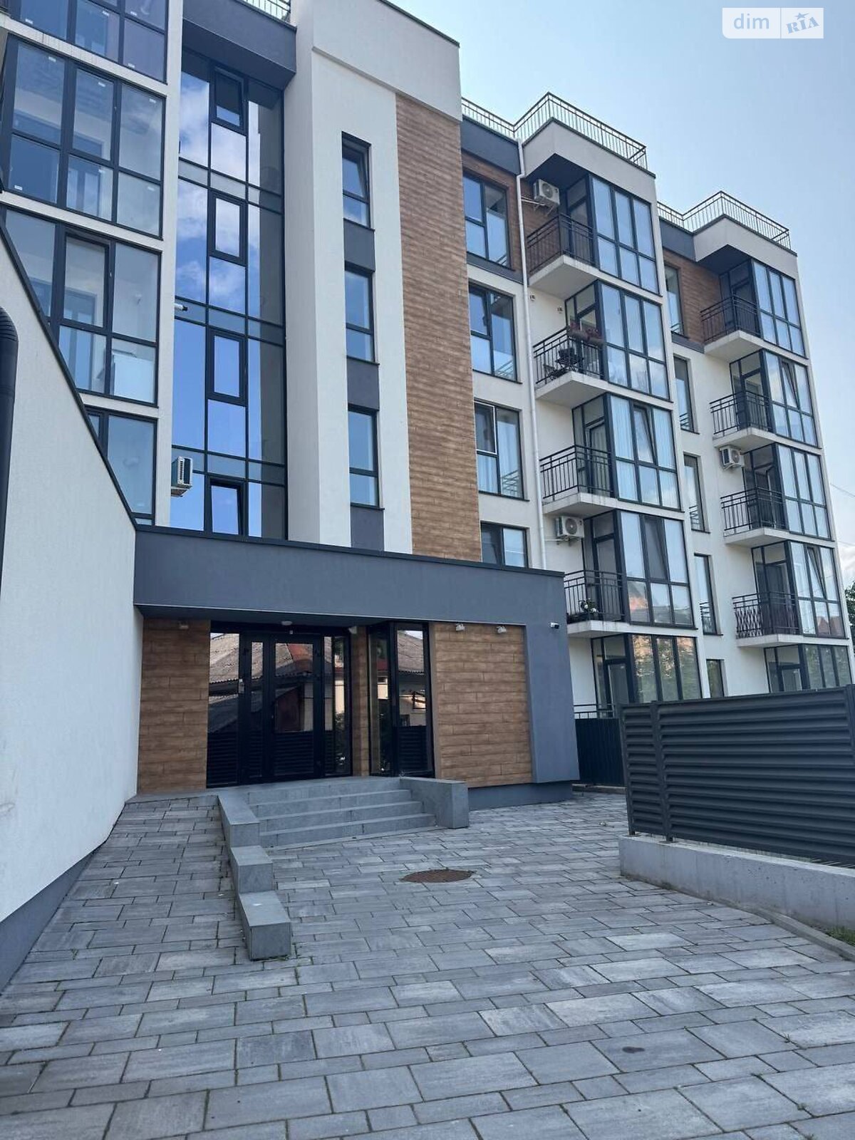 Продаж двокімнатної квартири в Тернополі, на вул. Весела 11, район Старий парк фото 1 Продаж двокімнатної квартири в Тернополі, на вул. Весела 11, район Старий парк фото 1