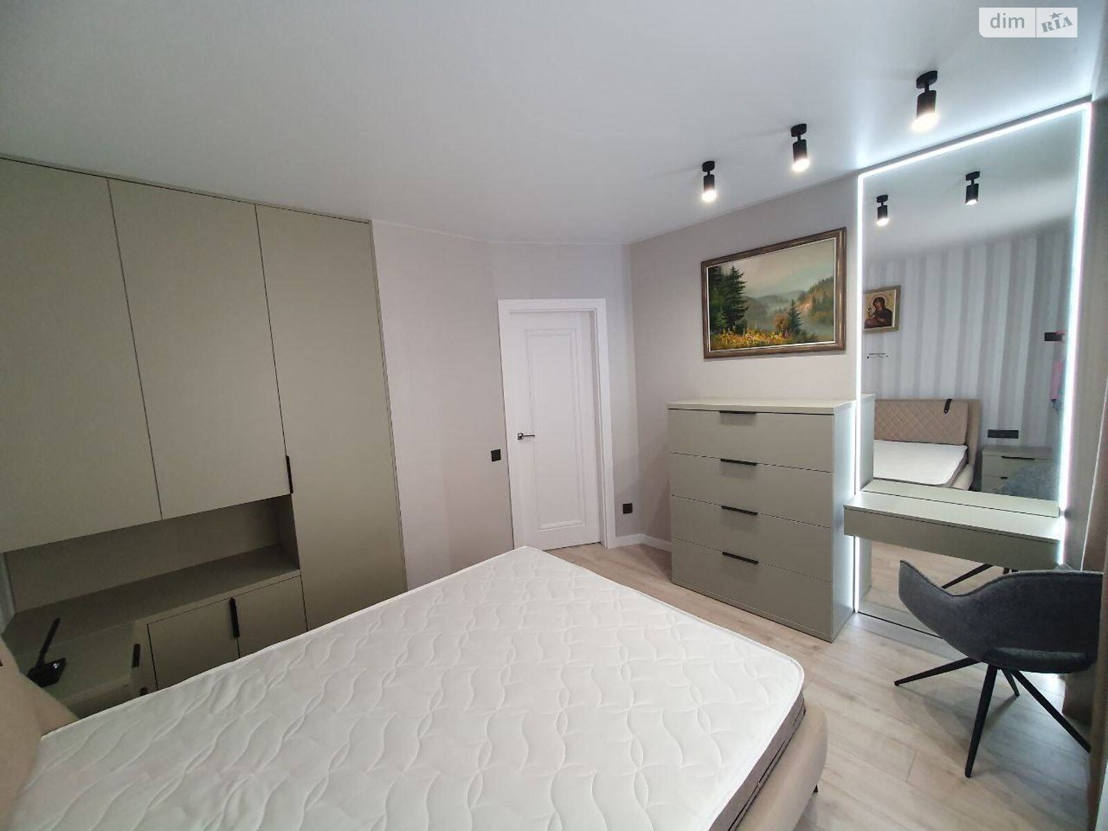 Продаж двокімнатної квартири в Тернополі, на вул. Весела 11, район Старий парк фото 1 Продаж двокімнатної квартири в Тернополі, на вул. Весела 11, район Старий парк фото 1