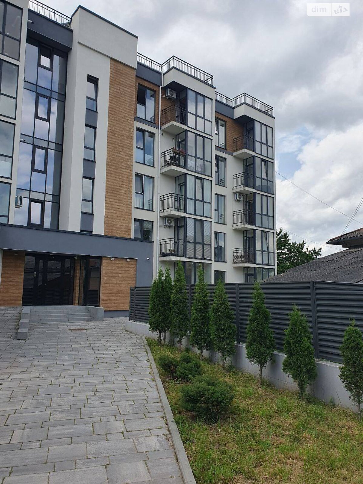 Продаж двокімнатної квартири в Тернополі, на вул. Весела 11, район Старий парк фото 1 Продаж двокімнатної квартири в Тернополі, на вул. Весела 11, район Старий парк фото 1