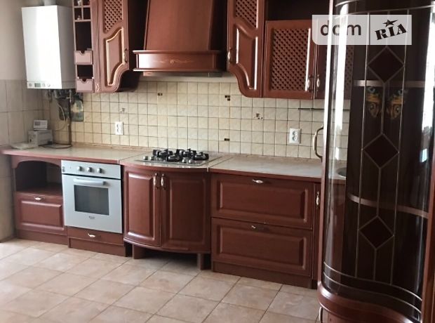 Продажа четырехкомнатной квартиры в Тернополе, на Над Яром + гараж район Старый парк фото 1 Продажа четырехкомнатной квартиры в Тернополе, на Над Яром + гараж район Старый парк фото 1