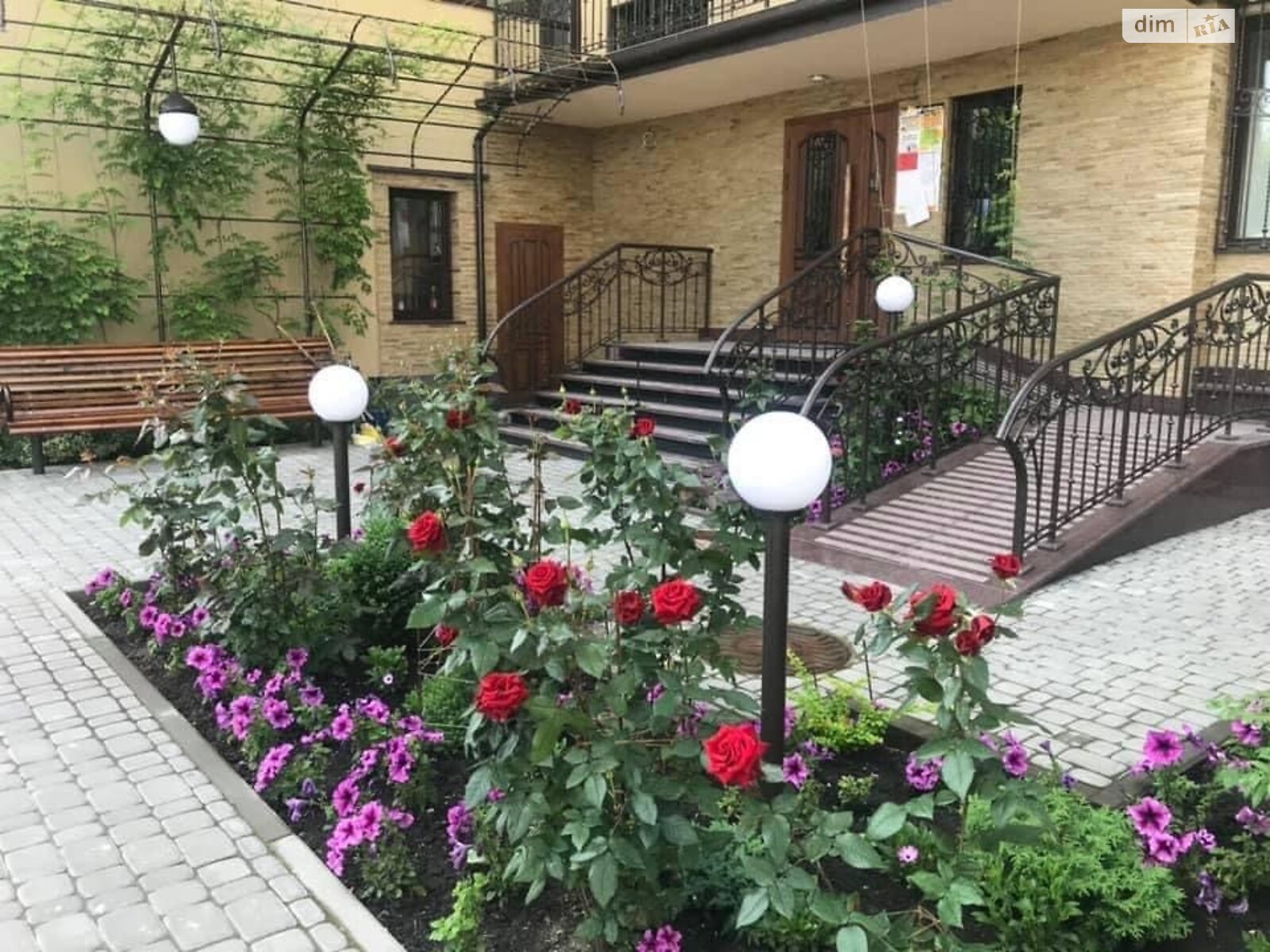 Продажа пятикомнатной квартиры в Тернополе, на просп. Бандеры Степана 36, район Центр фото 1 Продажа пятикомнатной квартиры в Тернополе, на просп. Бандеры Степана 36, район Центр фото 1