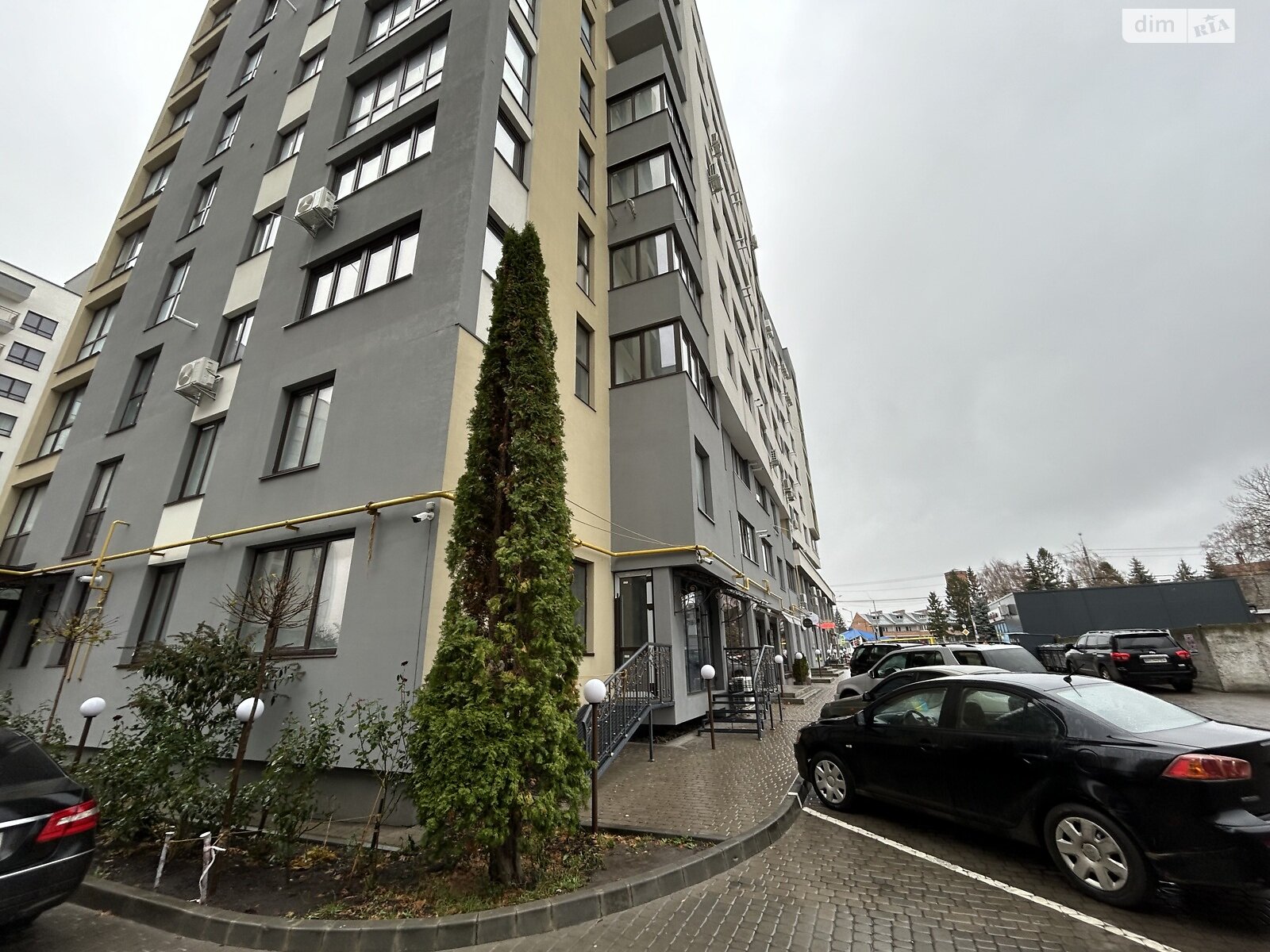 Продажа трехкомнатной квартиры в Тернополе, на просп. Бандеры Степана, район Центр фото 1 Продажа трехкомнатной квартиры в Тернополе, на просп. Бандеры Степана, район Центр фото 1