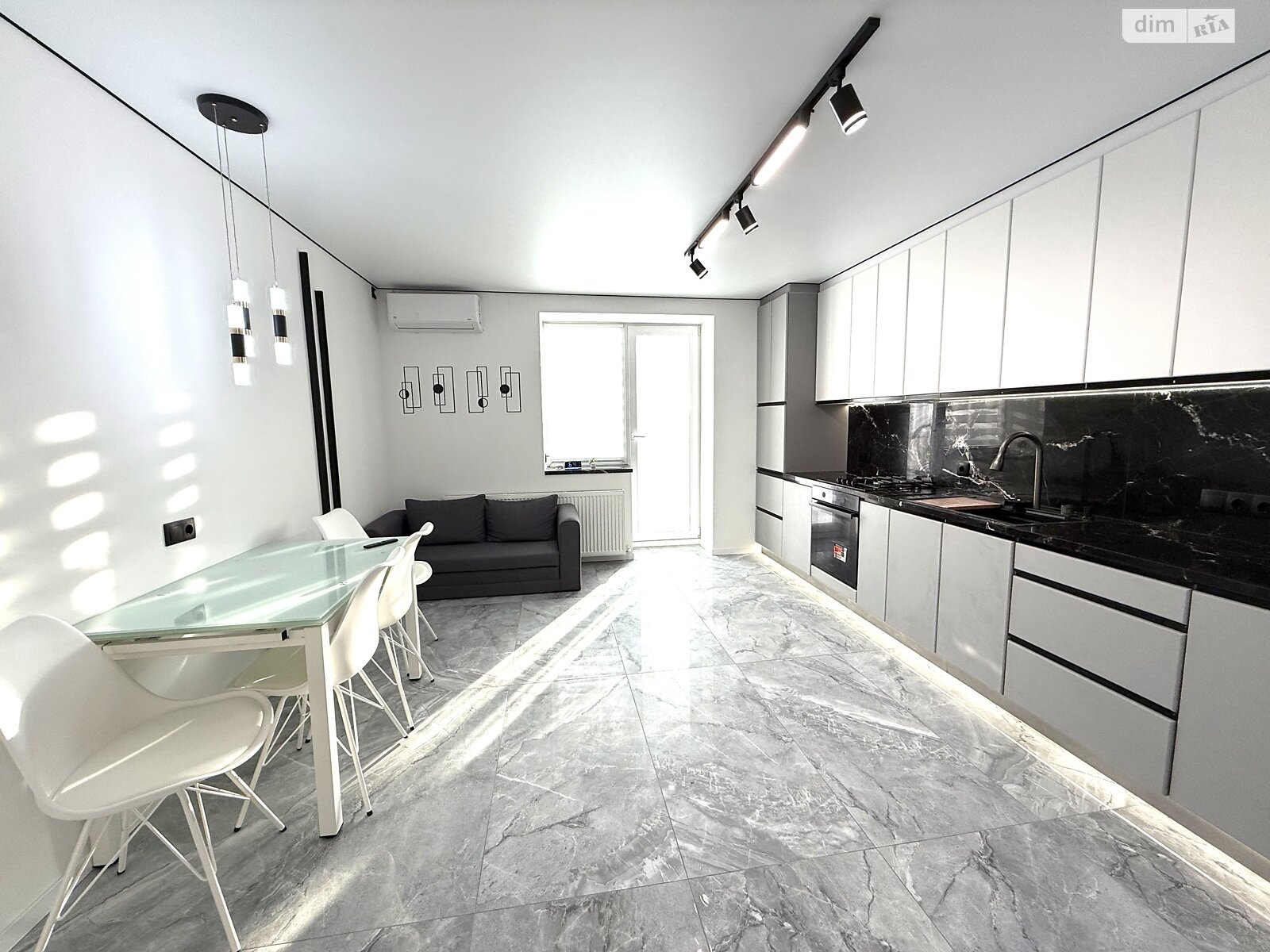 Продажа однокомнатной квартиры в Тернополе, на ул. Черновецкая 71, район Центр фото 1 Продажа однокомнатной квартиры в Тернополе, на ул. Черновецкая 71, район Центр фото 1