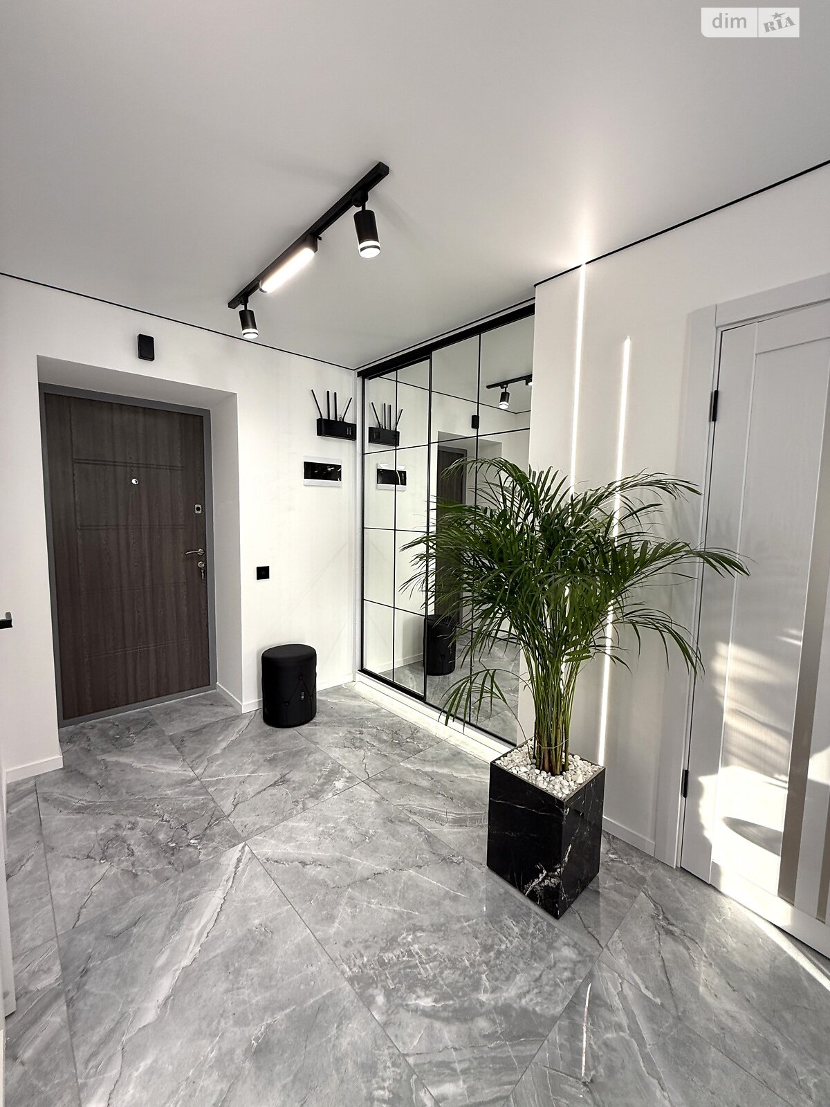 Продажа однокомнатной квартиры в Тернополе, на ул. Черновецкая 71, район Центр фото 1 Продажа однокомнатной квартиры в Тернополе, на ул. Черновецкая 71, район Центр фото 1