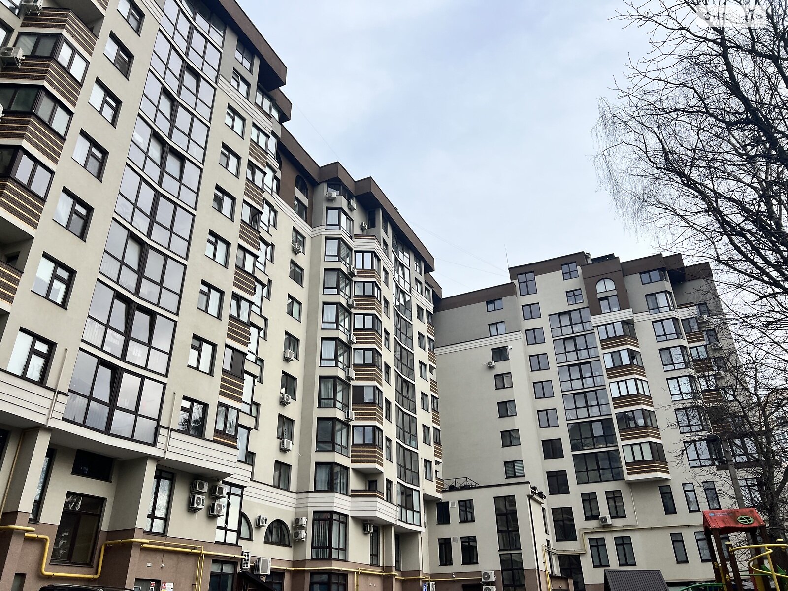 Продаж чотирикімнатної квартири в Тернополі, на пл. Героїв Євромайдану 9, район Центр фото 1 Продаж чотирикімнатної квартири в Тернополі, на пл. Героїв Євромайдану 9, район Центр фото 1