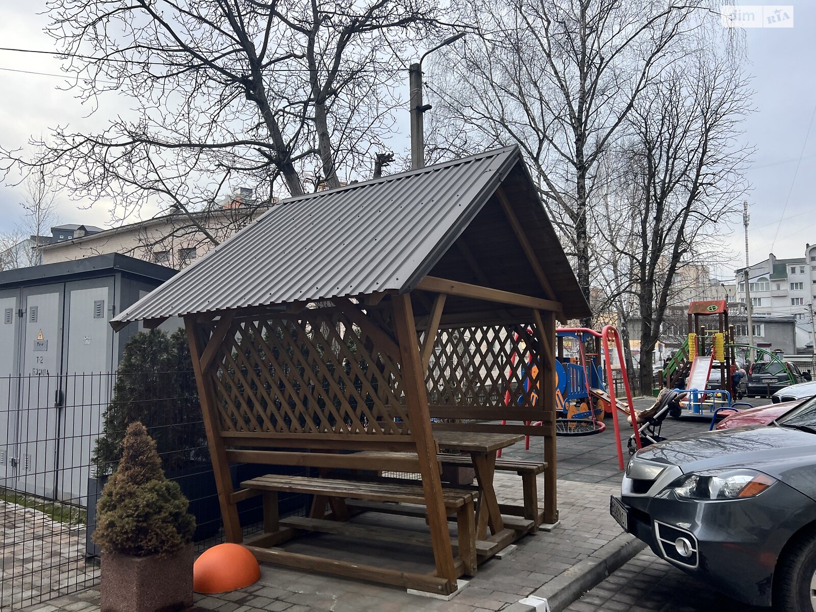 Продаж чотирикімнатної квартири в Тернополі, на пл. Героїв Євромайдану 9, район Центр фото 1 Продаж чотирикімнатної квартири в Тернополі, на пл. Героїв Євромайдану 9, район Центр фото 1