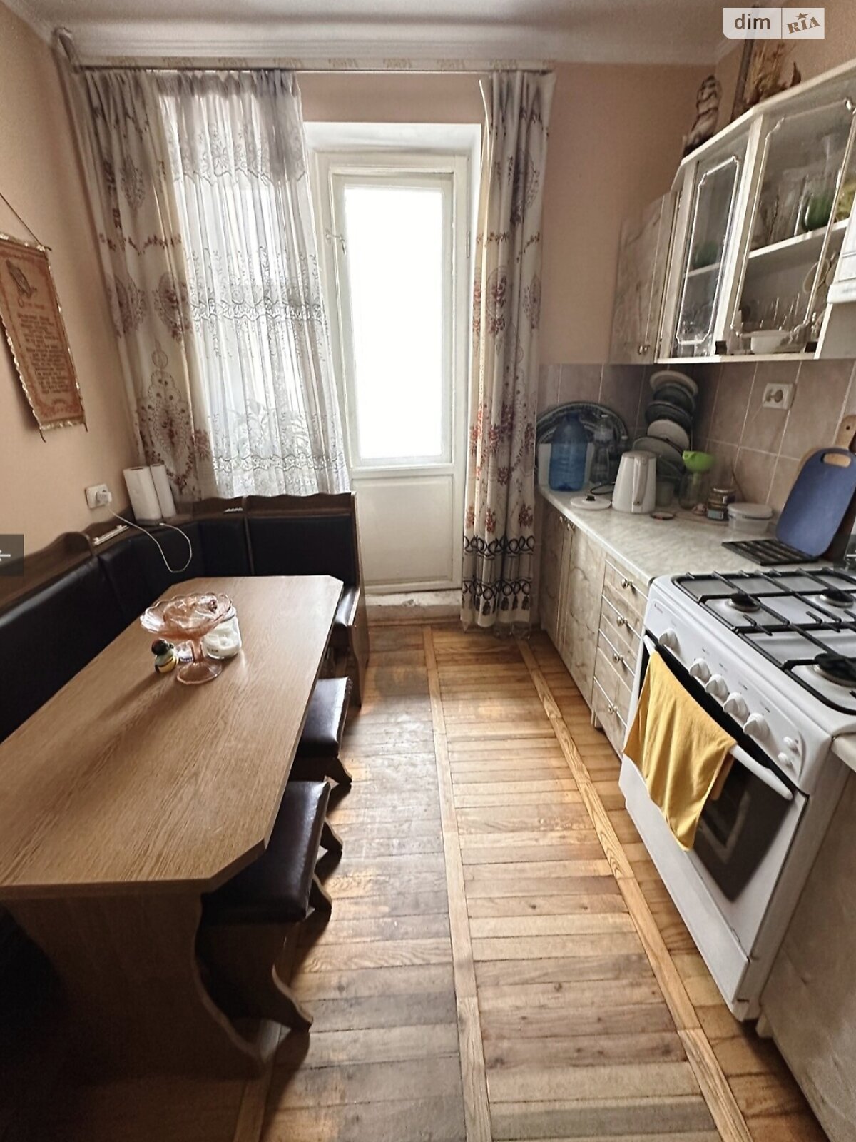 Продажа трехкомнатной квартиры в Тернополе, на ул. Коллонтая Гуго 2, район Центр фото 1 Продажа трехкомнатной квартиры в Тернополе, на ул. Коллонтая Гуго 2, район Центр фото 1