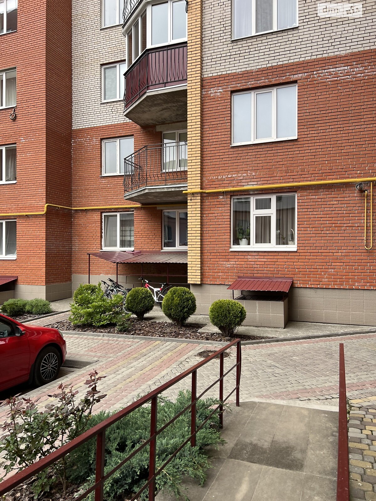 Продажа трехкомнатной квартиры в Тернополе, на ул. Коцюбинского, район Центр фото 1 Продажа трехкомнатной квартиры в Тернополе, на ул. Коцюбинского, район Центр фото 1