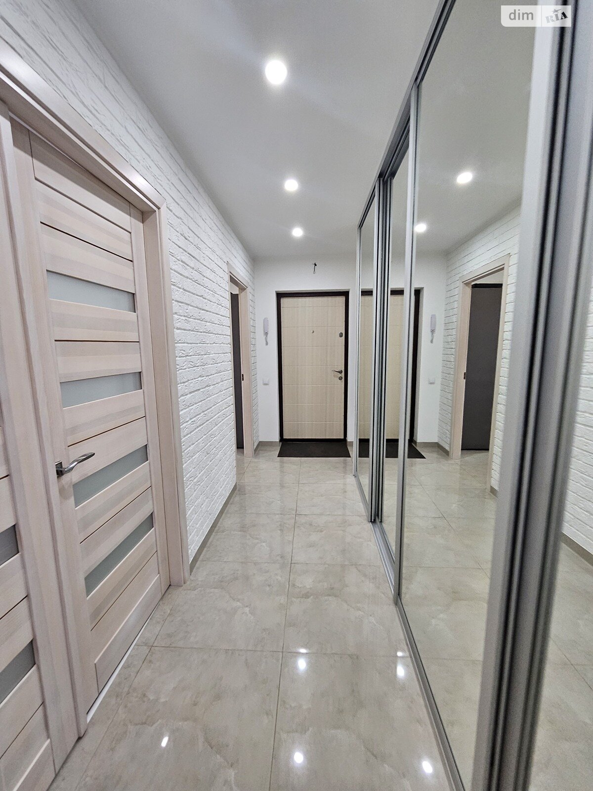 Продажа трехкомнатной квартиры в Тернополе, на ул. Крушельницкой Соломии 55, район Центр фото 1