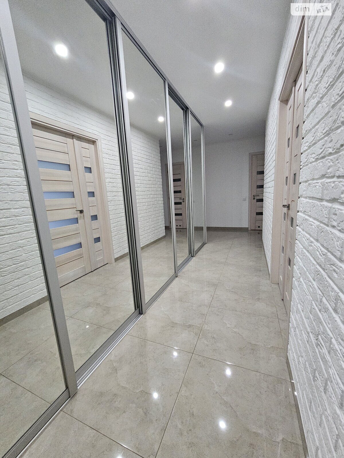 Продажа трехкомнатной квартиры в Тернополе, на ул. Крушельницкой Соломии 55, район Центр фото 1