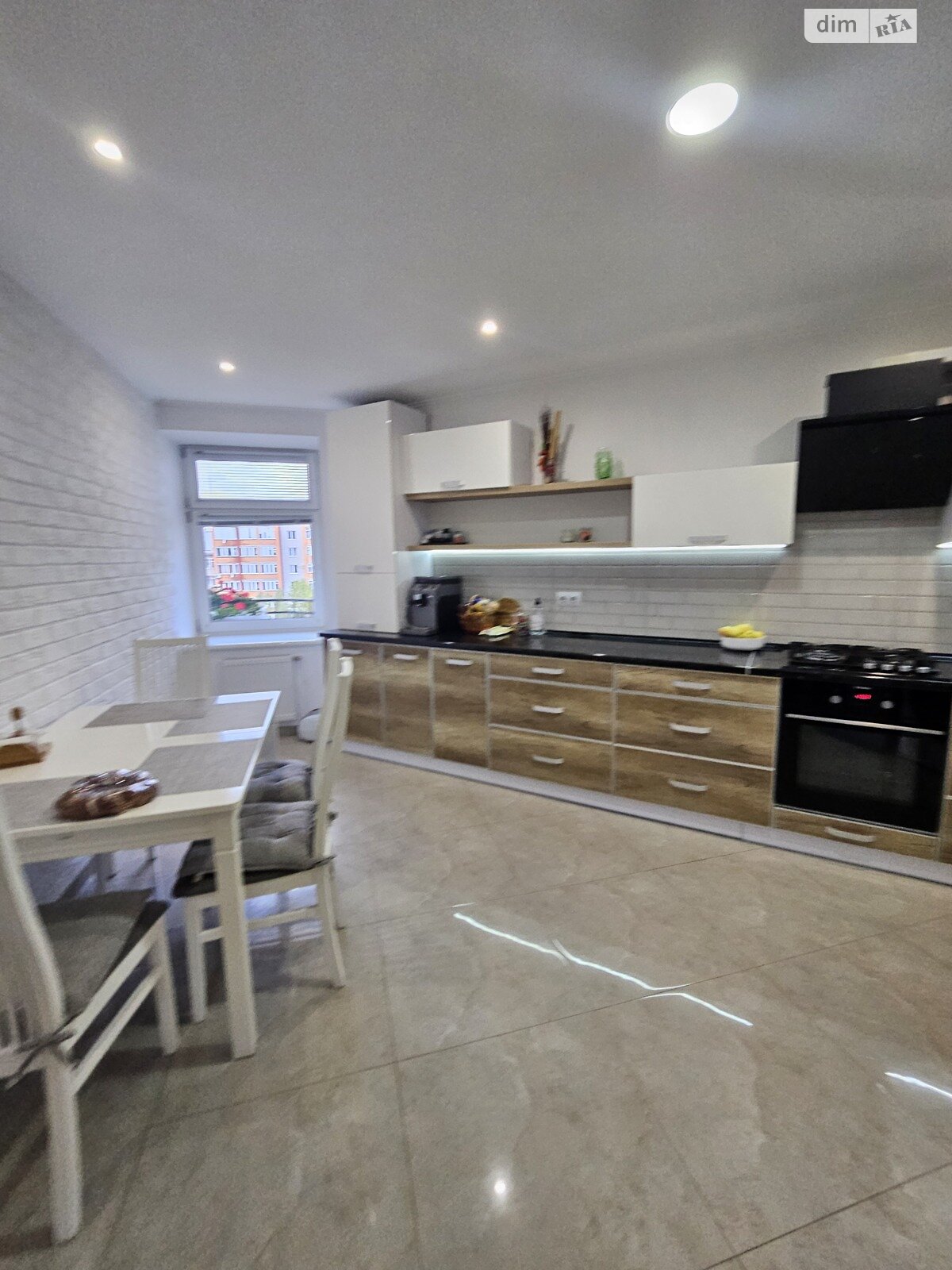 Продажа трехкомнатной квартиры в Тернополе, на ул. Крушельницкой Соломии 55, район Центр фото 1