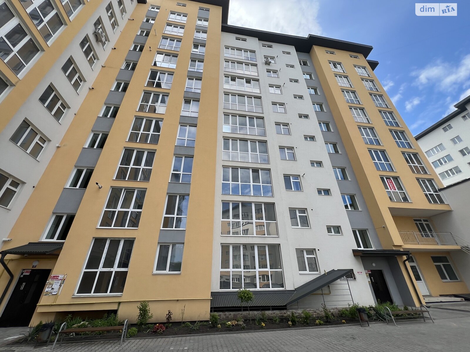 Продажа трехкомнатной квартиры в Тернополе, на ул. Микулинецкая 116, район Центр фото 1 Продажа трехкомнатной квартиры в Тернополе, на ул. Микулинецкая 116, район Центр фото 1