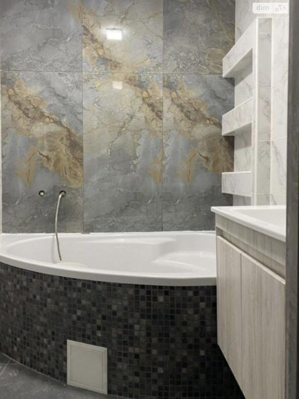 Продаж двокімнатної квартири в Тернополі, на вул. Пирогова, район Центр фото 1 Продаж двокімнатної квартири в Тернополі, на вул. Пирогова, район Центр фото 1