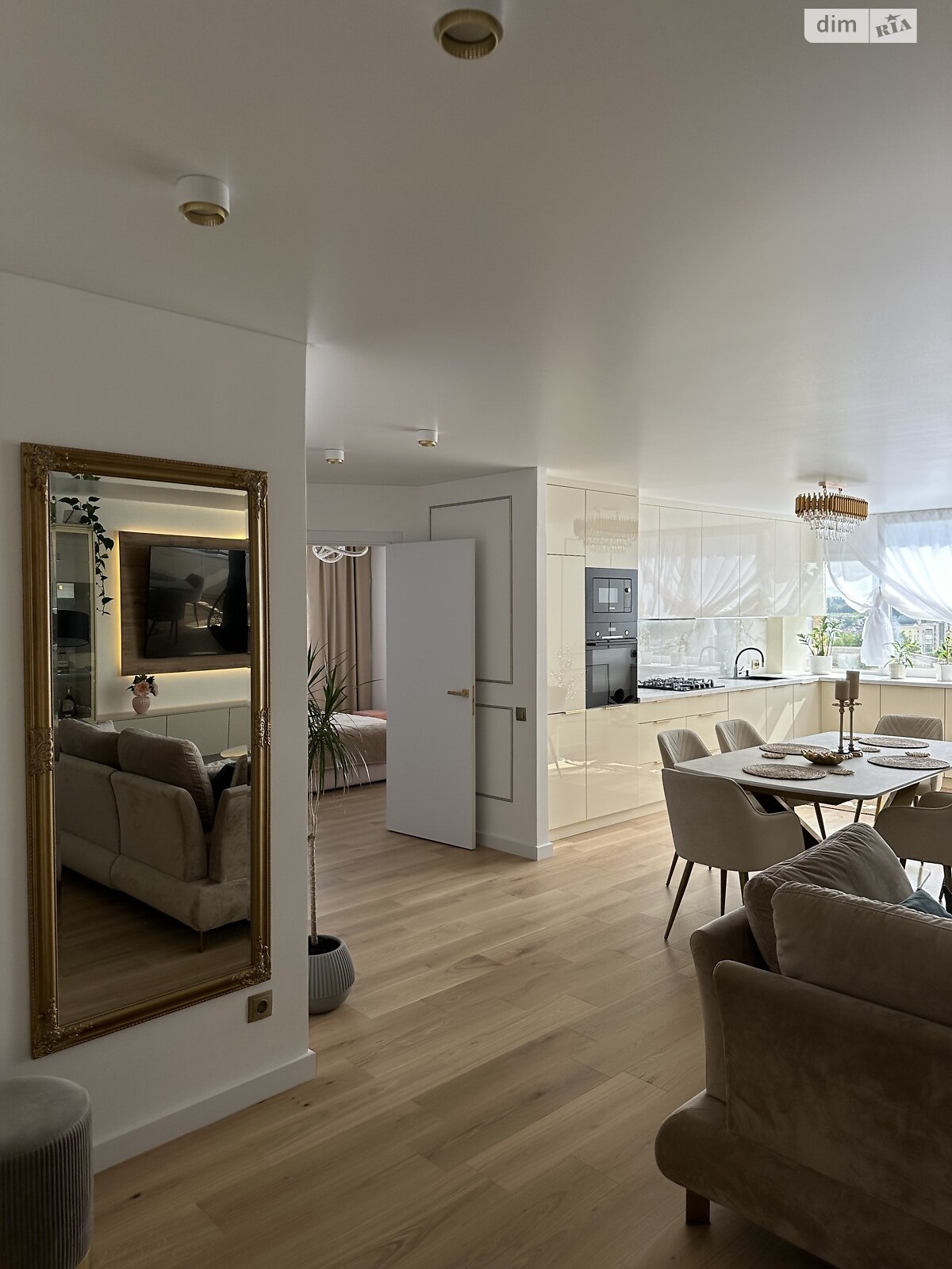 Продаж трикімнатної квартири в Тернополі, на вул. Пирогова 46, район Центр фото 1 Продаж трикімнатної квартири в Тернополі, на вул. Пирогова 46, район Центр фото 1