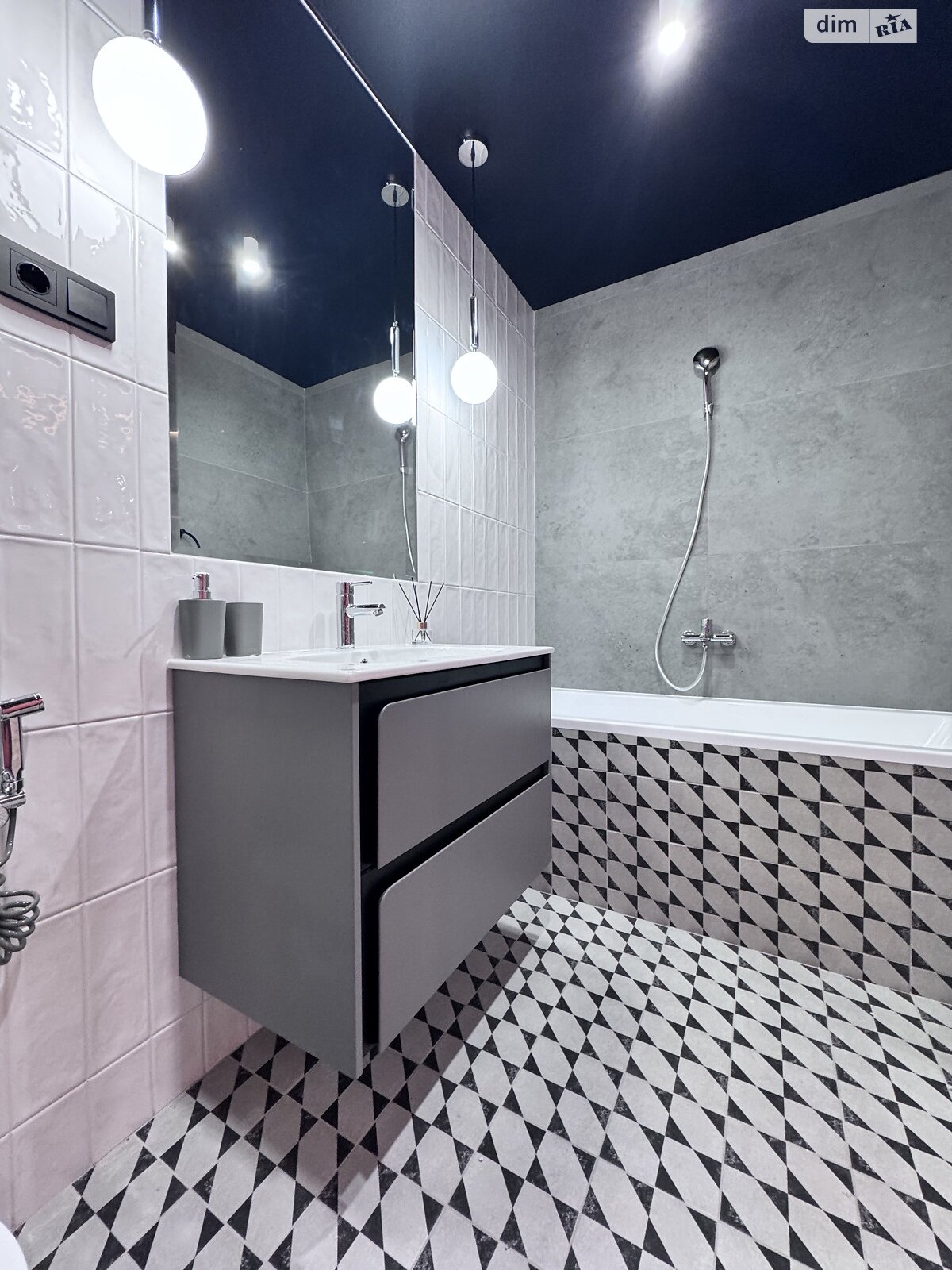 Продажа двухкомнатной квартиры в Тернополе, на ул. Пирогова 46, район Центр фото 1 Продажа двухкомнатной квартиры в Тернополе, на ул. Пирогова 46, район Центр фото 1