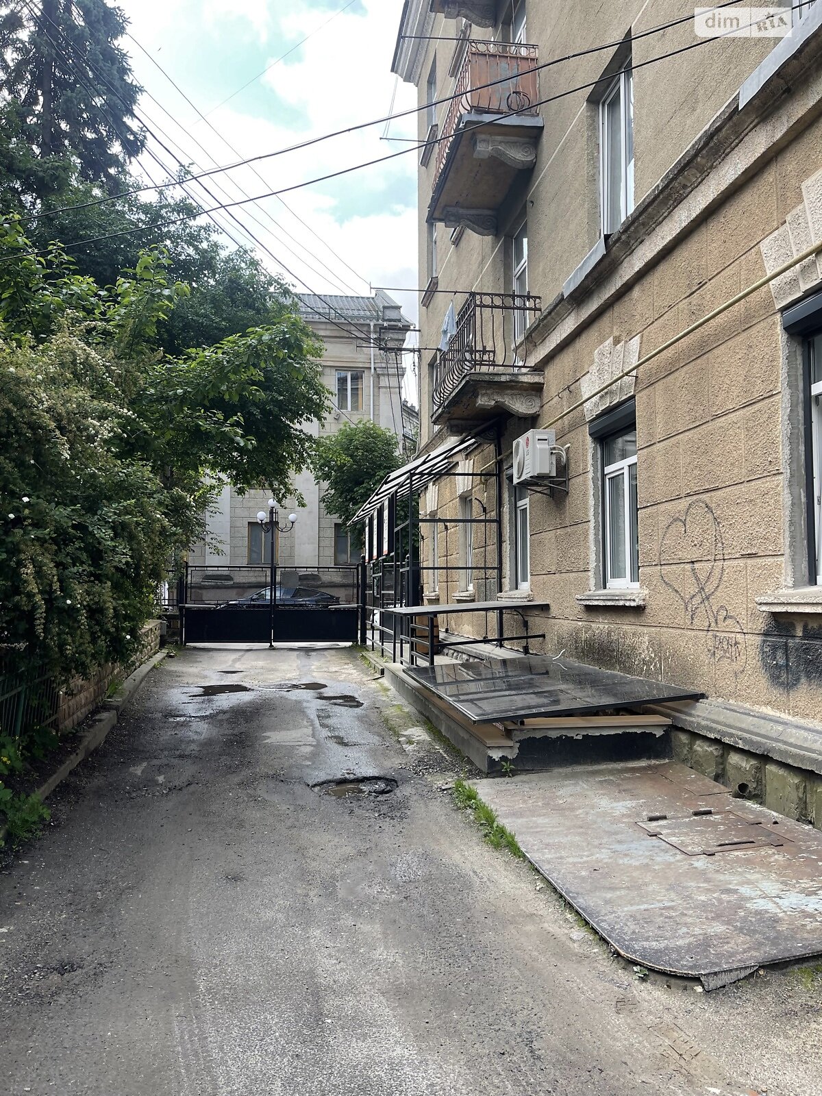 Продажа двухкомнатной квартиры в Тернополе, на ул. Словацкого Юлиуша, район Центр фото 1 Продажа двухкомнатной квартиры в Тернополе, на ул. Словацкого Юлиуша, район Центр фото 1