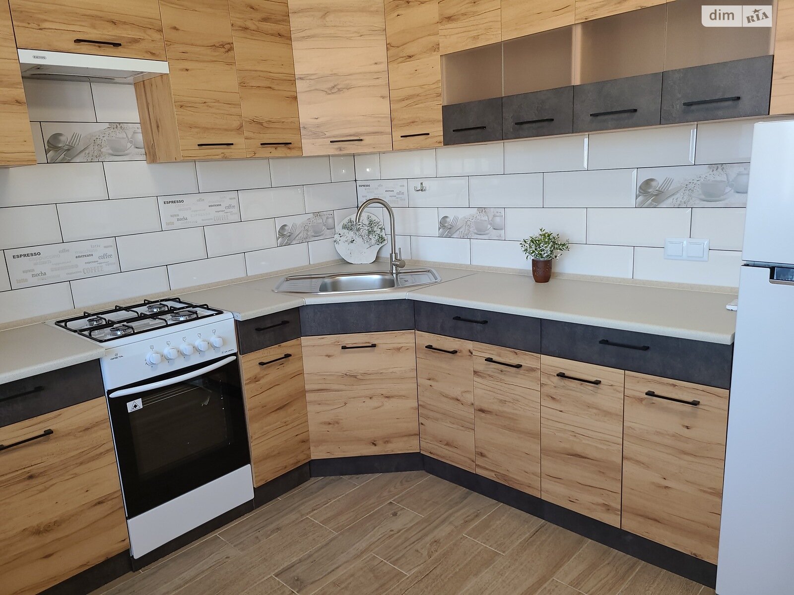 Продажа трехкомнатной квартиры в Тернополе, на ул. Стадниковой Софии 9, район Центр фото 1 Продажа трехкомнатной квартиры в Тернополе, на ул. Стадниковой Софии 9, район Центр фото 1