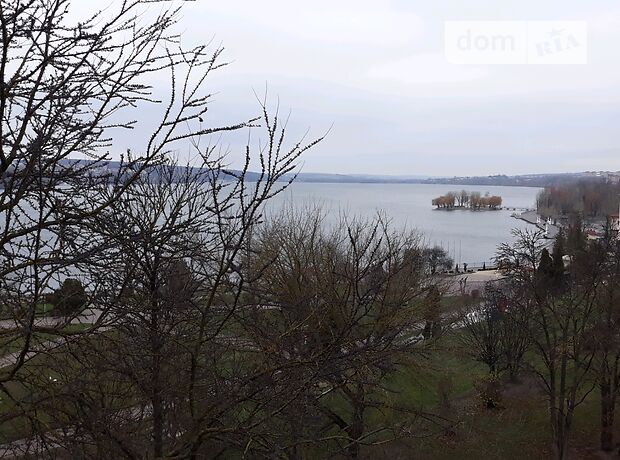 Продажа трехкомнатной квартиры в Тернополе, на Старий Ринок. Вид на озеро. район Центр фото 1 Продажа трехкомнатной квартиры в Тернополе, на Старий Ринок. Вид на озеро. район Центр фото 1