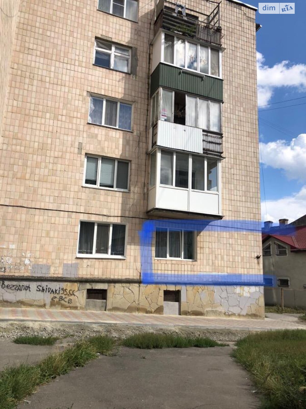 Продаж трикімнатної квартири в Тернополі, на вул. Торговиця, район Центр фото 1