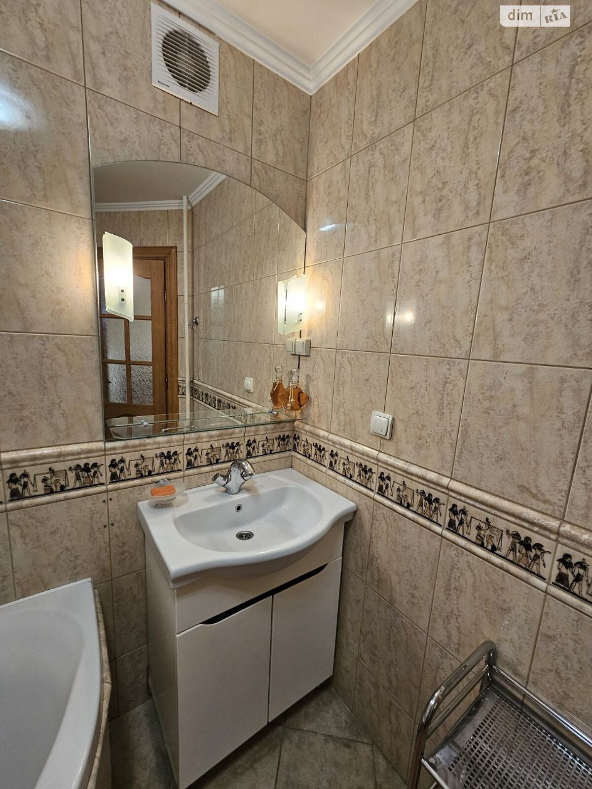 Продаж однокімнатної квартири в Тернополі, на вул. Торговиця, район Оболоня фото 1 Продаж однокімнатної квартири в Тернополі, на вул. Торговиця, район Оболоня фото 1