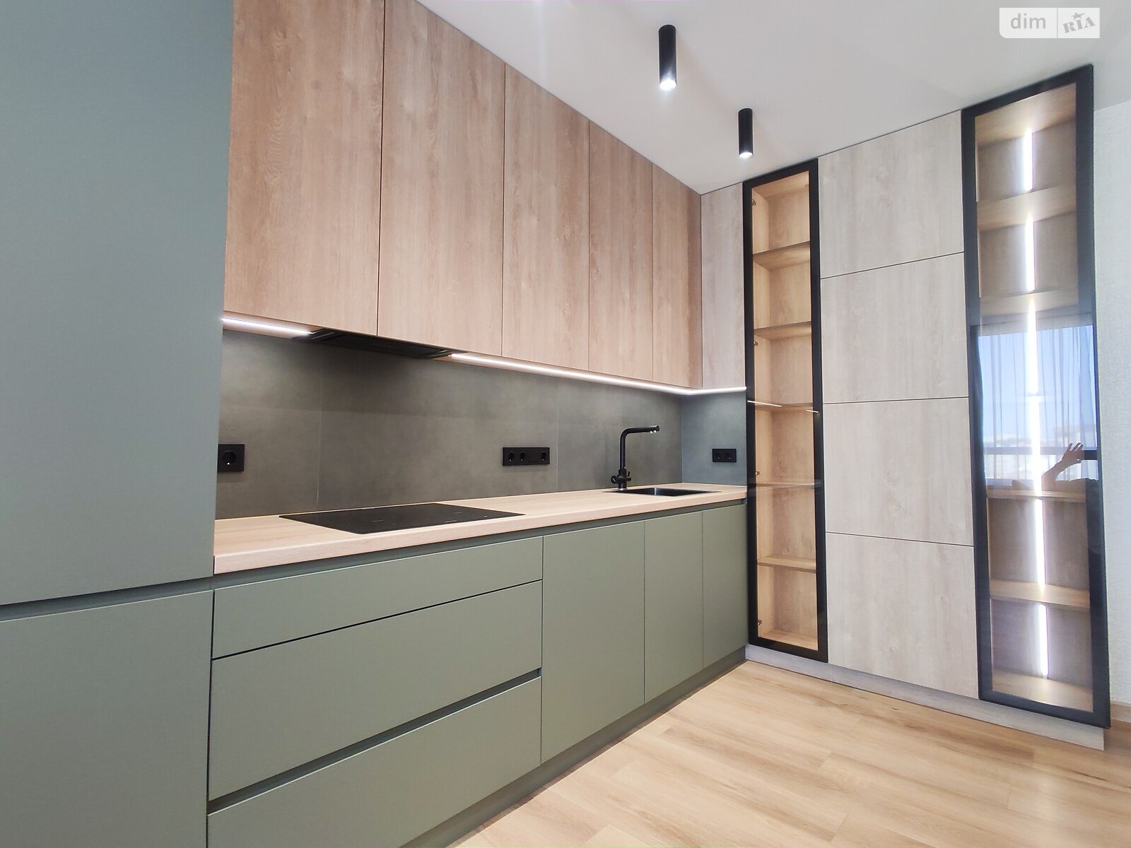 Продажа трехкомнатной квартиры в Тернополе, на ул. Торговица 19, район Центр фото 1