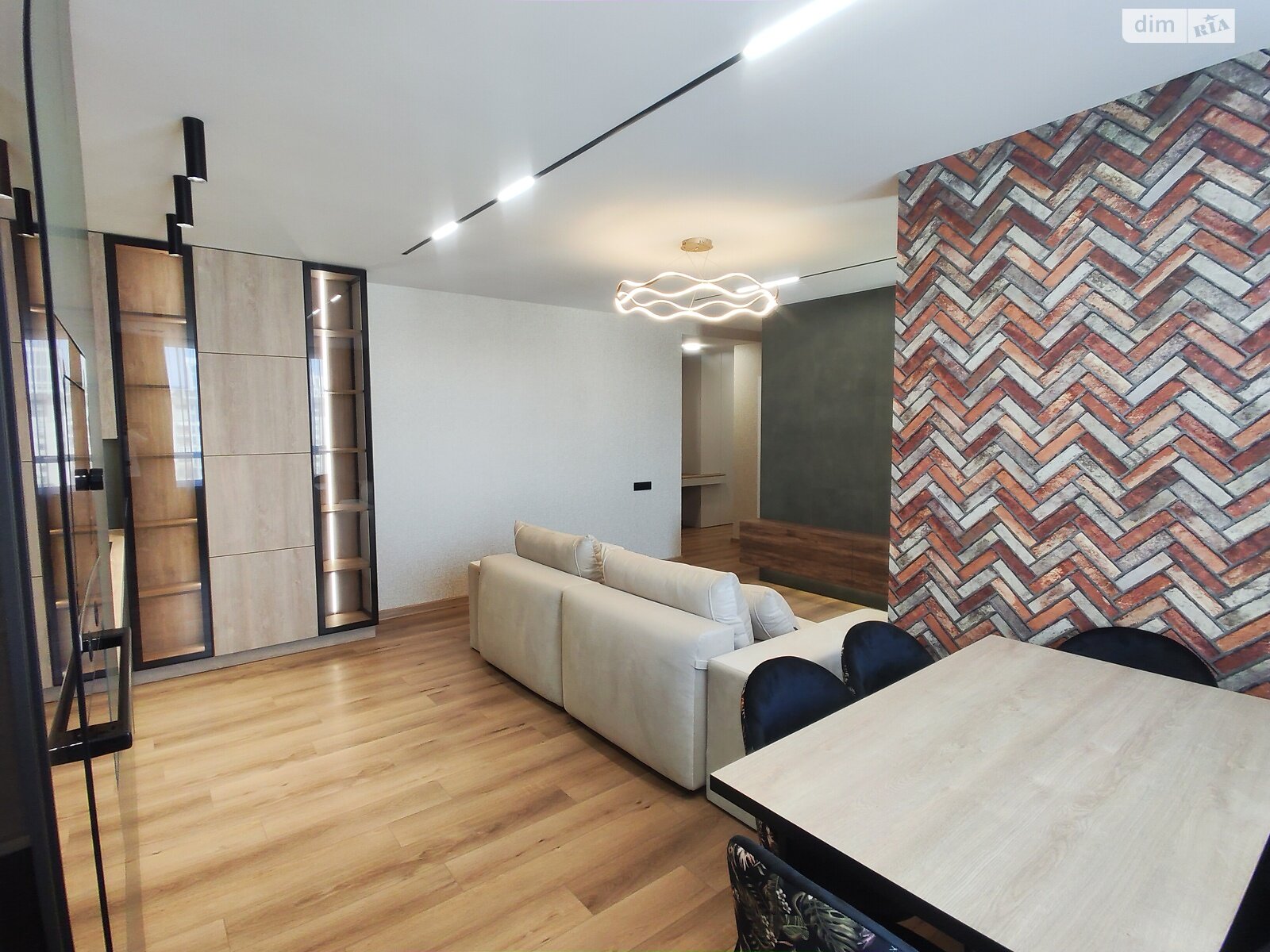 Продажа трехкомнатной квартиры в Тернополе, на ул. Торговица 19, район Центр фото 1