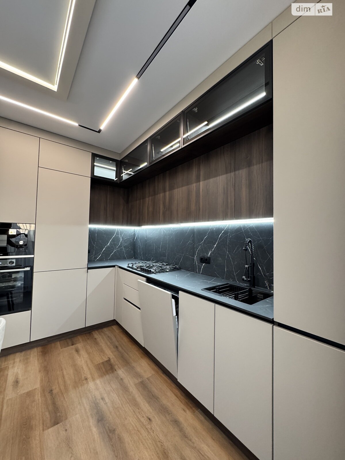 Продажа двухкомнатной квартиры в Тернополе, на ул. Торговица 19, район Центр фото 1 Продажа двухкомнатной квартиры в Тернополе, на ул. Торговица 19, район Центр фото 1