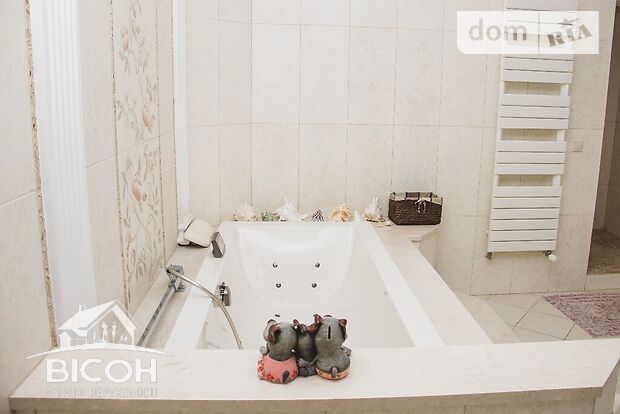 Продаж трикімнатної квартири в Тернополі, на вул. Валова 3, район Центр фото 1 Продаж трикімнатної квартири в Тернополі, на вул. Валова 3, район Центр фото 1