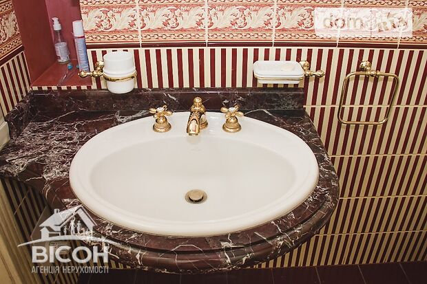 Продаж трикімнатної квартири в Тернополі, на вул. Валова 3, район Центр фото 1 Продаж трикімнатної квартири в Тернополі, на вул. Валова 3, район Центр фото 1