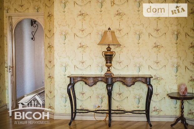 Продаж трикімнатної квартири в Тернополі, на вул. Валова 3, район Центр фото 1 Продаж трикімнатної квартири в Тернополі, на вул. Валова 3, район Центр фото 1