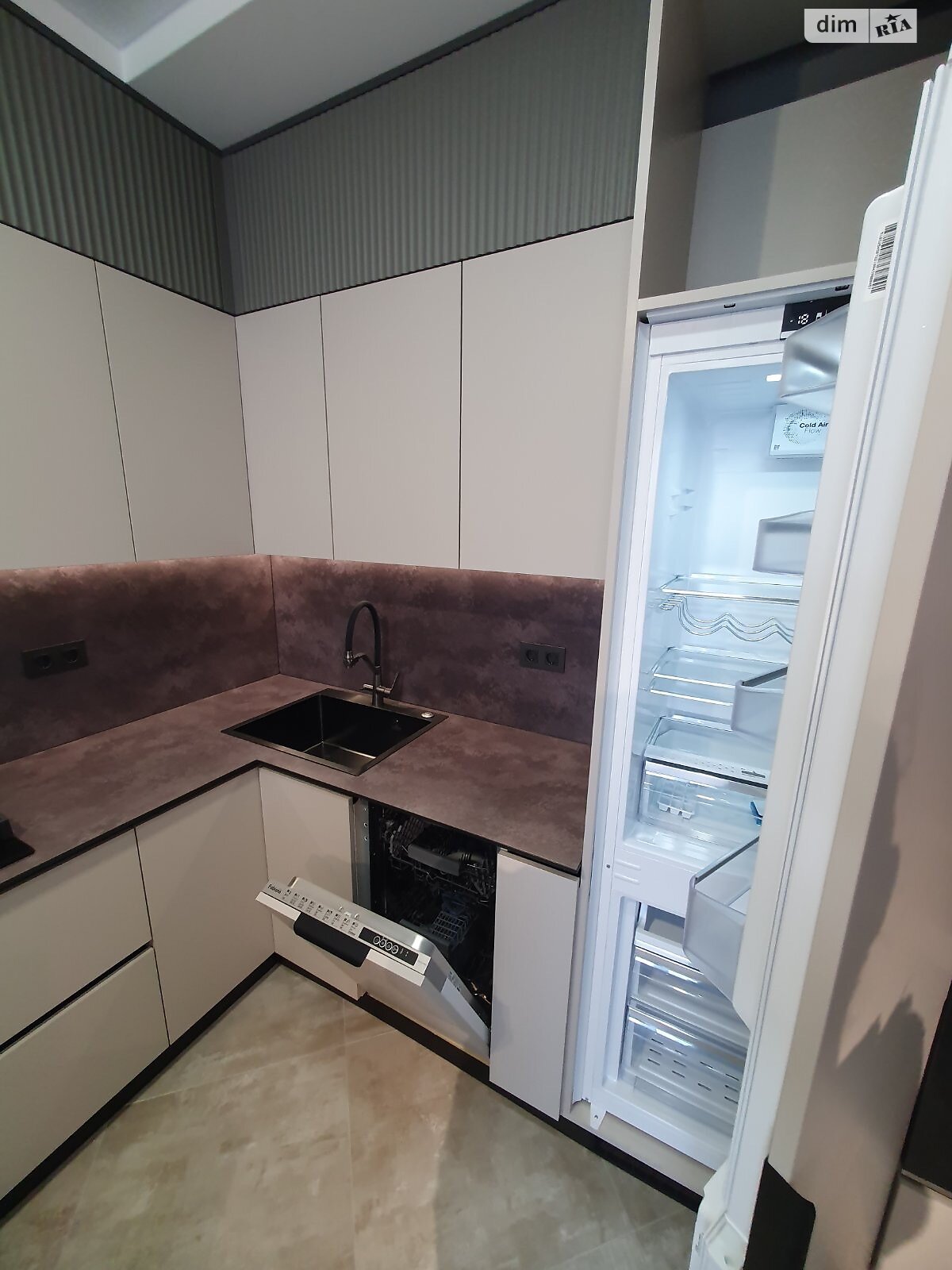Продажа двухкомнатной квартиры в Тернополе, на ул. Веселая, район Центр фото 1 Продажа двухкомнатной квартиры в Тернополе, на ул. Веселая, район Центр фото 1