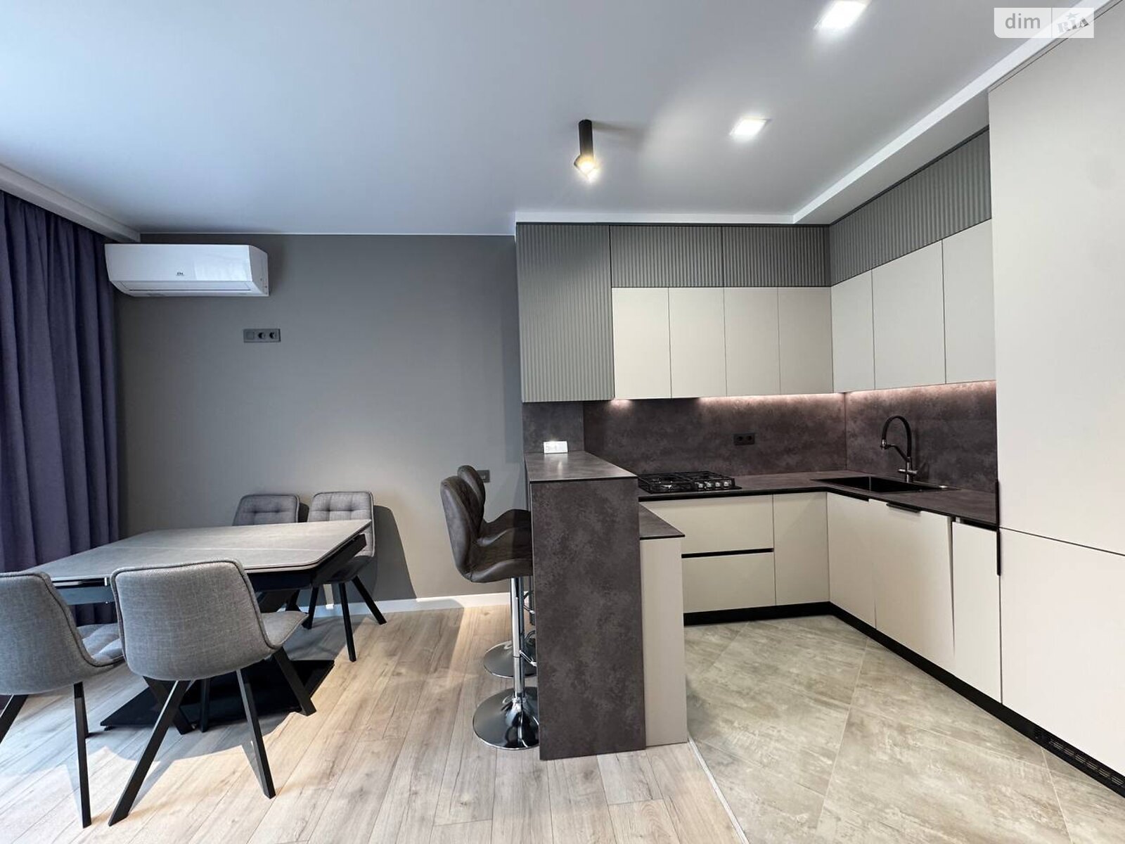 Продажа трехкомнатной квартиры в Тернополе, на ул. Веселая, район Центр фото 1 Продажа трехкомнатной квартиры в Тернополе, на ул. Веселая, район Центр фото 1