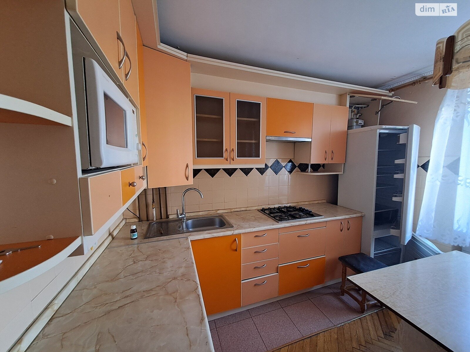 Продажа трехкомнатной квартиры в Тернополе, на ул. Веселая 51, район Центр фото 4 Продажа трехкомнатной квартиры в Тернополе, на ул. Веселая 51, район Центр фото 4