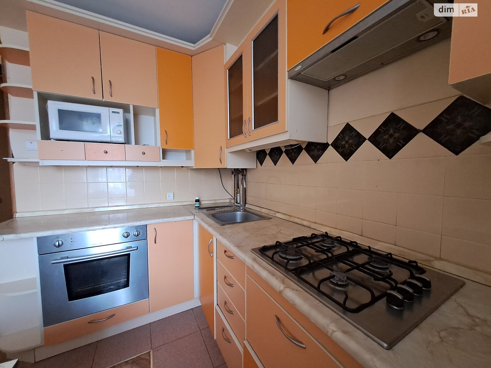 Продажа трехкомнатной квартиры в Тернополе, на ул. Веселая 51, район Центр фото 4 Продажа трехкомнатной квартиры в Тернополе, на ул. Веселая 51, район Центр фото 4