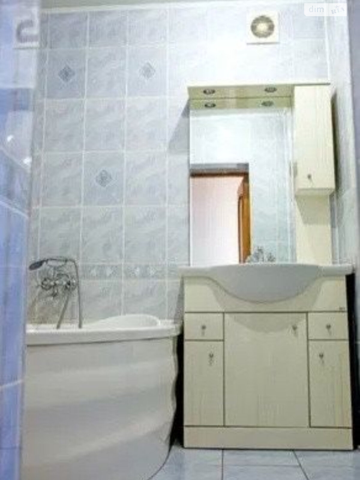 Продажа трехкомнатной квартиры в Тернополе, на ул. Замонастырская, район Центр фото 1 Продажа трехкомнатной квартиры в Тернополе, на ул. Замонастырская, район Центр фото 1
