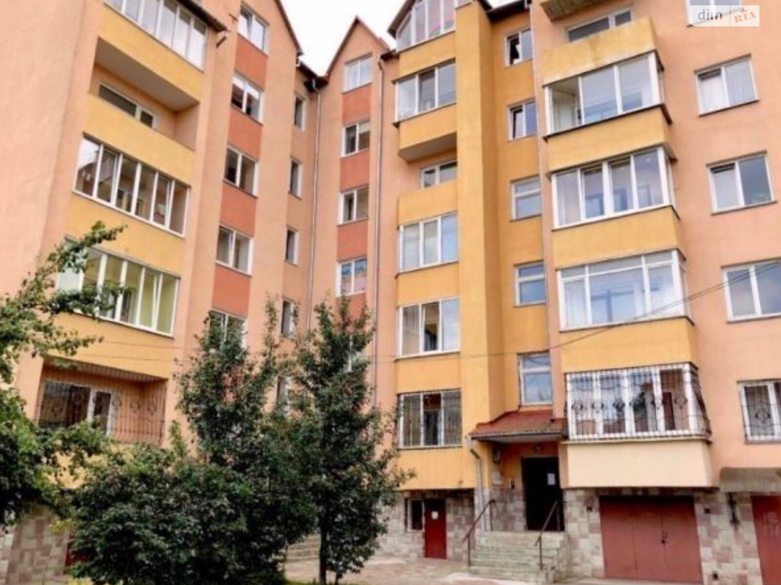 Продажа трехкомнатной квартиры в Тернополе, на ул. Замонастырская, район Центр фото 1 Продажа трехкомнатной квартиры в Тернополе, на ул. Замонастырская, район Центр фото 1