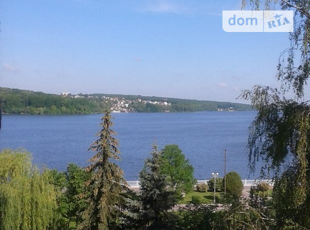 Продажа трехкомнатной квартиры в Тернополе, район Центр фото 1 Продажа трехкомнатной квартиры в Тернополе, район Центр фото 1