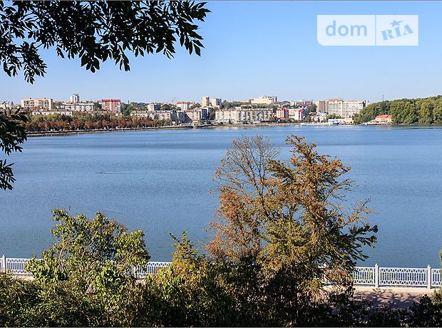 Продажа трехкомнатной квартиры в Тернополе, район Центр фото 1 Продажа трехкомнатной квартиры в Тернополе, район Центр фото 1