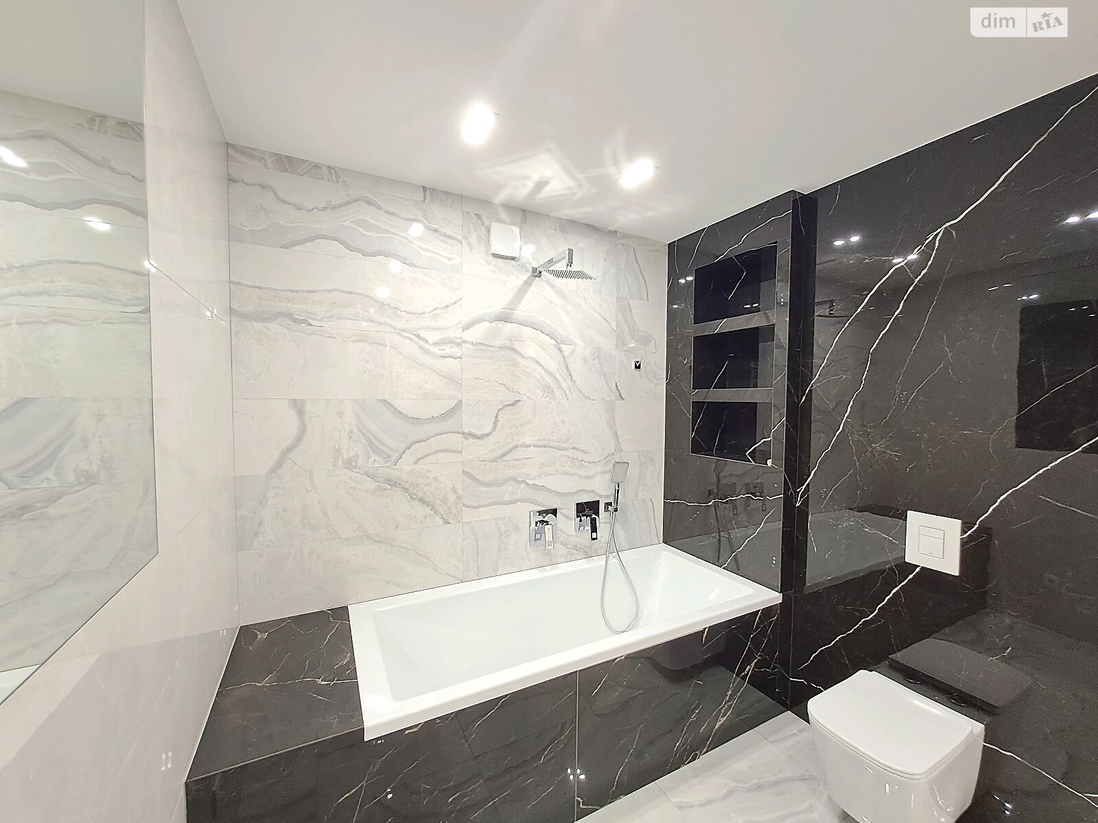 Продажа трехкомнатной квартиры в Тернополе, на ул. Вербицкого Михаила, район Канада фото 1