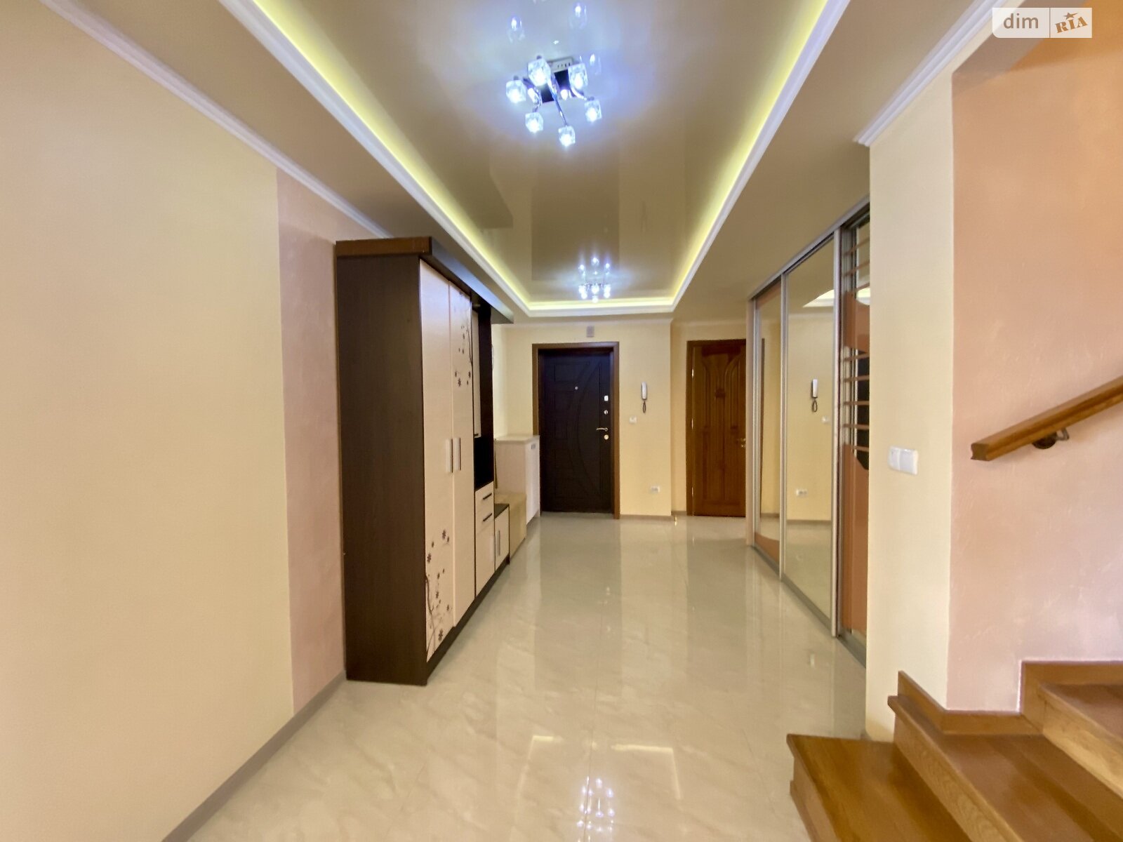 Продажа трехкомнатной квартиры в Тернополе, на ул. 15-го Апреля, район Восточный фото 1 Продажа трехкомнатной квартиры в Тернополе, на ул. 15-го Апреля, район Восточный фото 1
