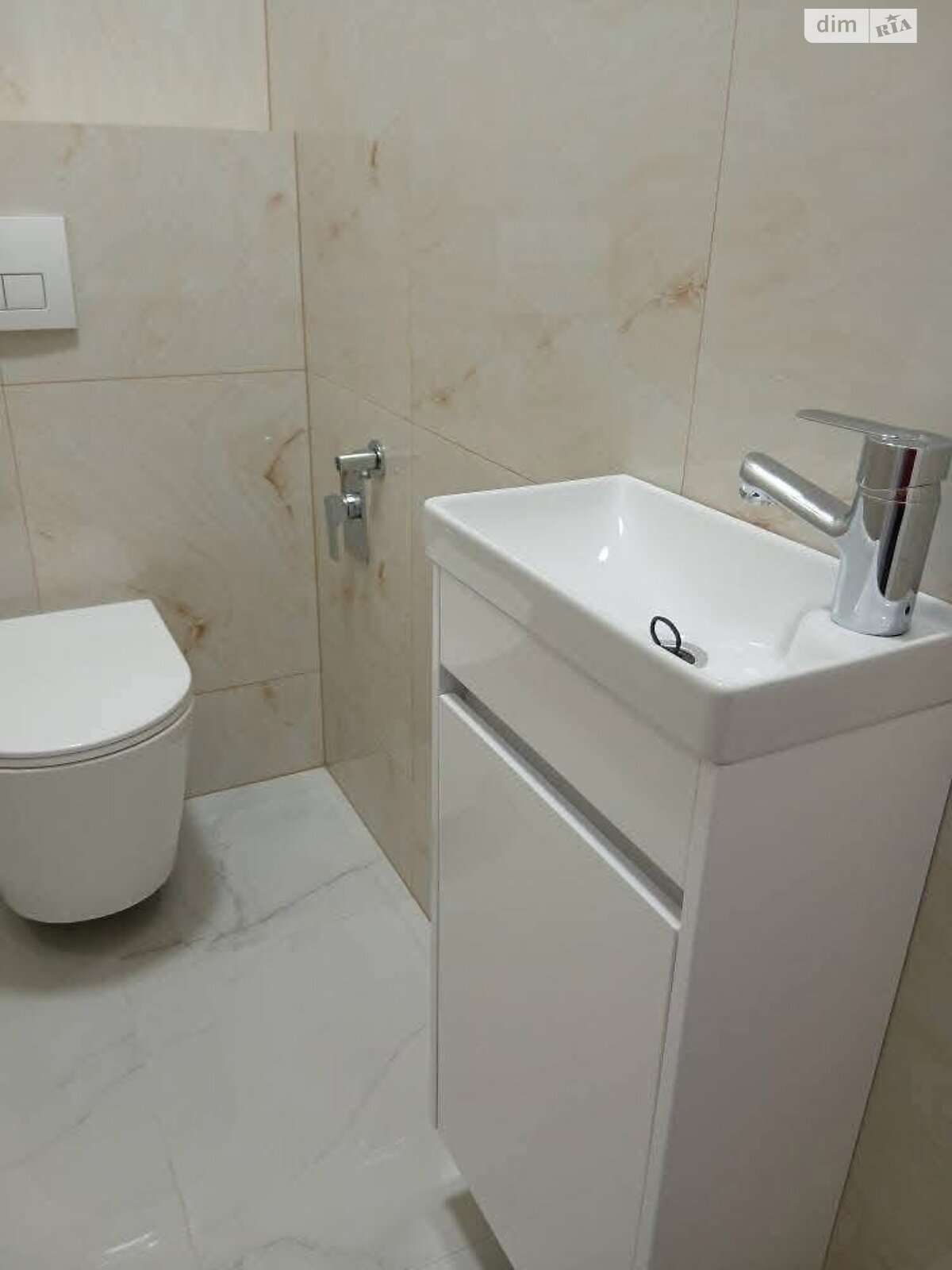 Продажа двухкомнатной квартиры в Тернополе, на ул. Глиняная, район Восточный фото 1 Продажа двухкомнатной квартиры в Тернополе, на ул. Глиняная, район Восточный фото 1